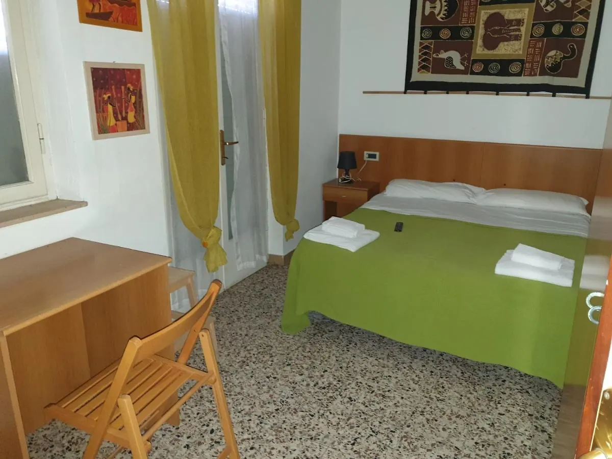Hotel New Burlamacco Lido di Camaiore 2*,