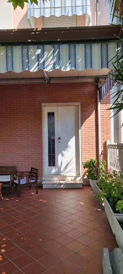 Hotel New Burlamacco 2*, Lido di Camaiore Italien