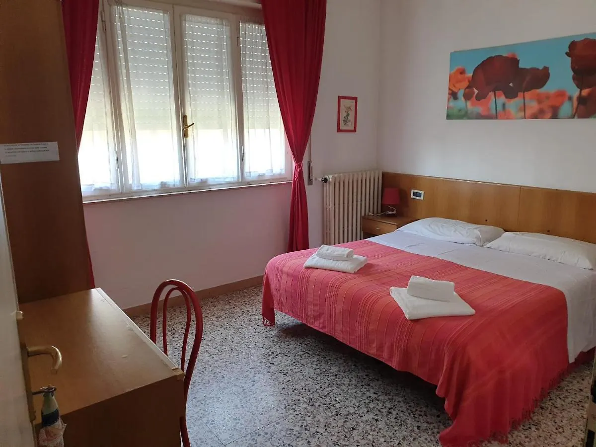 Hotel New Burlamacco Lido di Camaiore 2*,  Italië